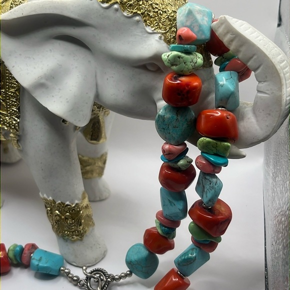 Artisan Howlite Turquoise and Red Beaded Necklace 24” - Picture 5 of 5